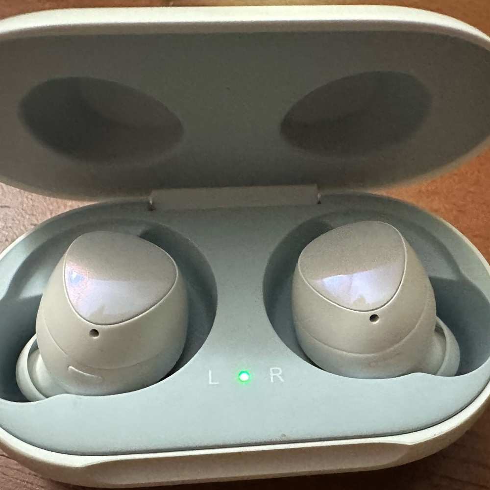Samsung Bluetooth galaxy earbuds